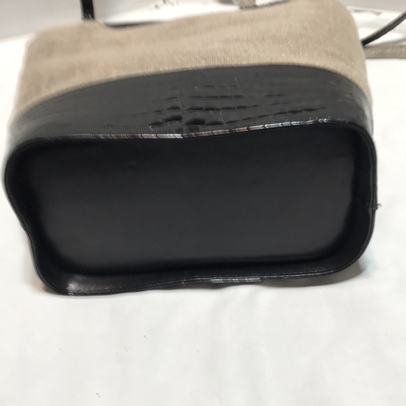 Retta Wollfe genuine alligator and cloth made in Italy shoulder bucket bag. - Picture 6 of 13